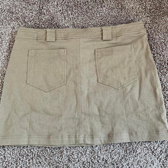 Princess Polly dark tan skirt size medium 10 bigger medium has stretch - Picture 3 of 3